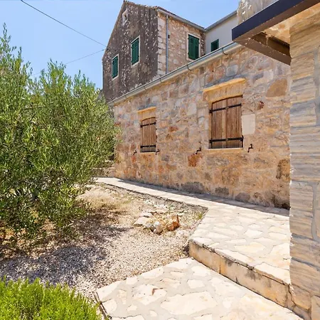 Hébergement de vacances Villa Il Melograno Hvar With Pool & Bbq Vrbanj